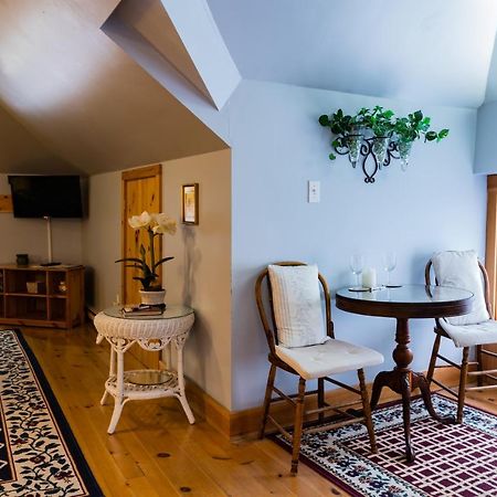 A Hidden Gem Bed And Breakfast Windsor Exteriör bild